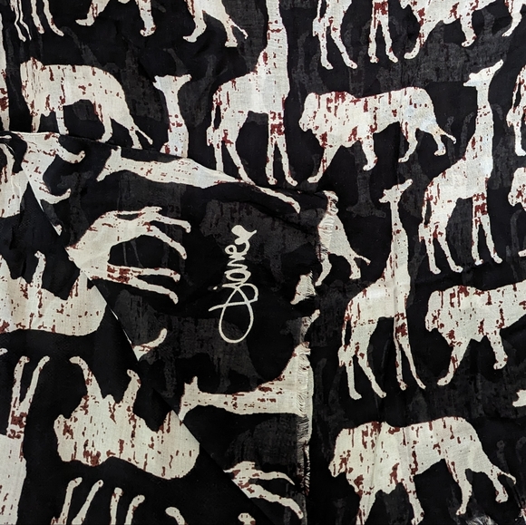 DVF scarf, brand tags removed - Picture 2 of 3